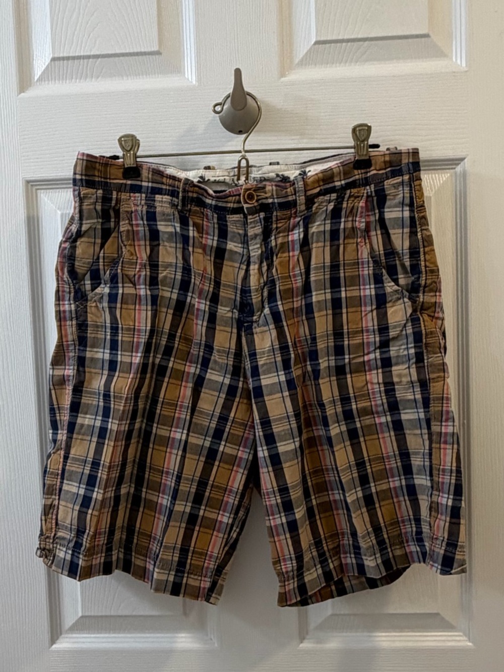 Islander Plaid Flat Front Shorts in Tan, Navy & Pink